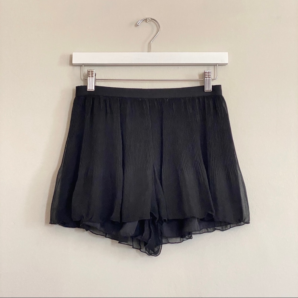 ❌ SOLD || H&M Pleated Shimmer Shorts